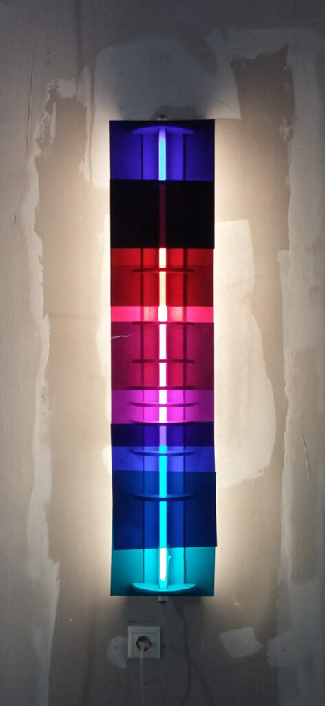 line light lamp by Thanasis Giotakis